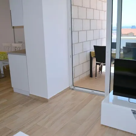 Apartment Mlada Lux